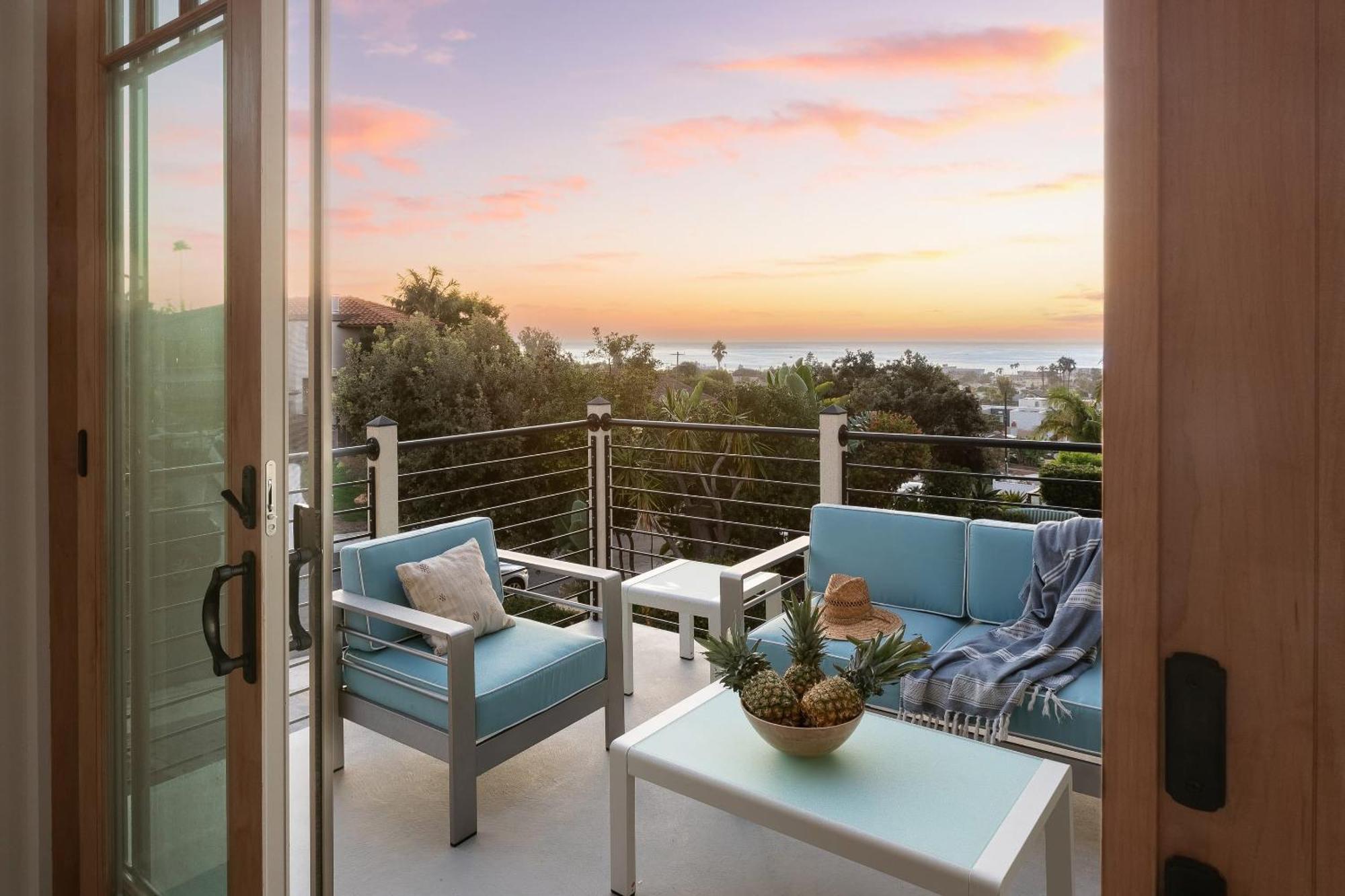 Holiday home Maven By Avantstay 5 Minutes To The Ocean Views Spacious Design